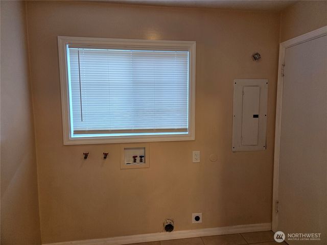 1306 S 3rd Avenue, Kelso, WA 98626