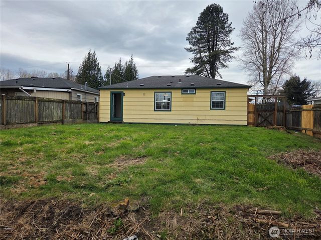 1306 S 3rd Avenue, Kelso, WA 98626