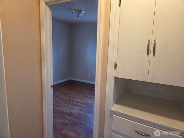 1306 S 3rd Avenue, Kelso, WA 98626