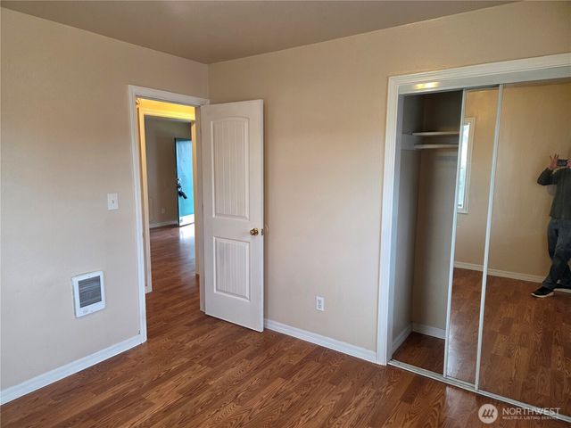 1306 S 3rd Avenue, Kelso, WA 98626