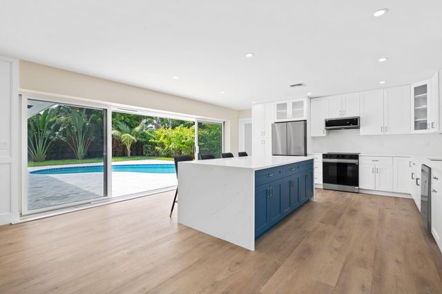 800 SW 4TH Street, Boca Raton, FL 33486