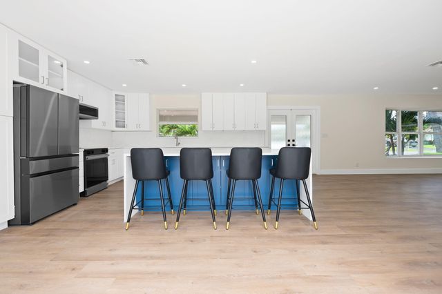 800 SW 4TH Street, Boca Raton, FL 33486