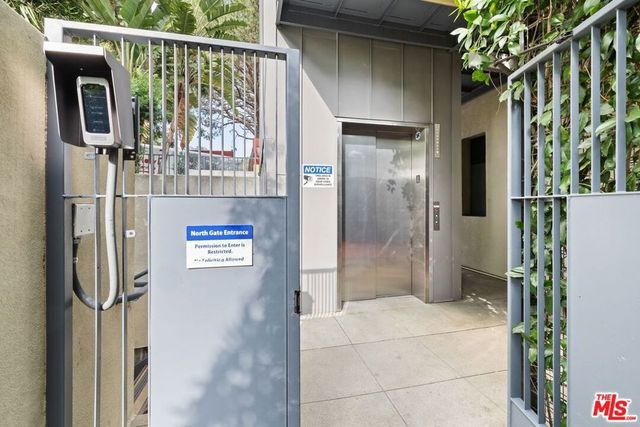 1250 N Harper Avenue 416, West Hollywood, CA 90046