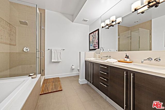 1250 N Harper Avenue 416, West Hollywood, CA 90046