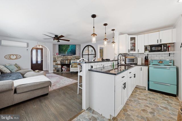 9406 PACIFIC AVE, Margate City, NJ 08402