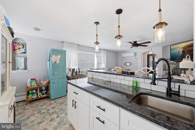 9406 PACIFIC AVE, Margate City, NJ 08402