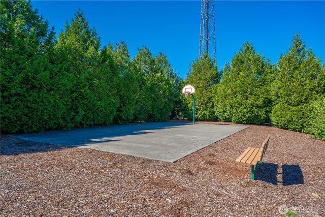21219 SE 258th Place, Maple Valley, WA 98038