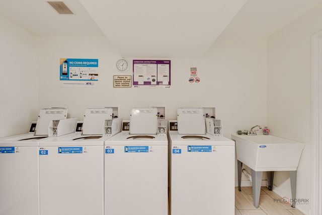 5506 LINCOLN Avenue A521, Morton Grove, IL 60053