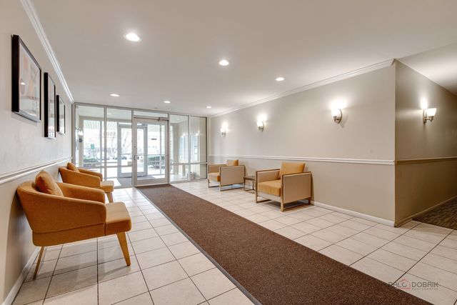 5506 LINCOLN Avenue A521, Morton Grove, IL 60053