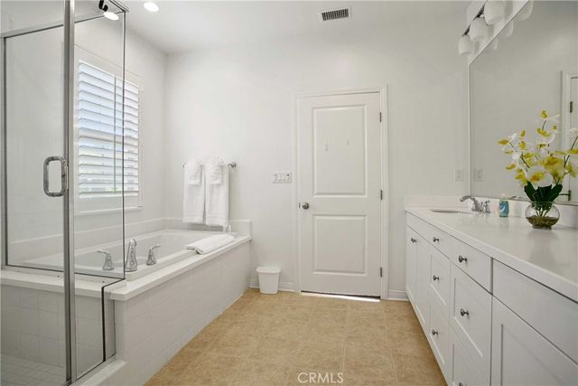 77 Hanging Garden, Irvine, CA 92620