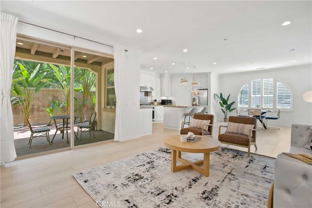 77 Hanging Garden, Irvine, CA 92620