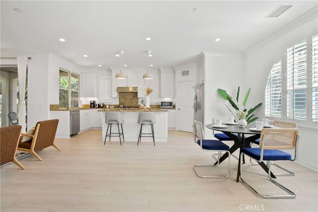 77 Hanging Garden, Irvine, CA 92620