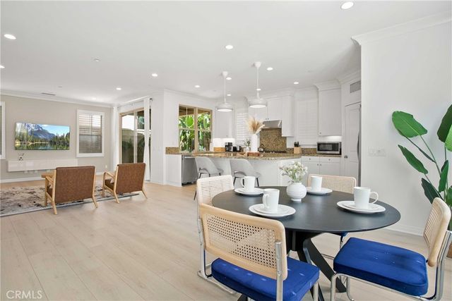 77 Hanging Garden, Irvine, CA 92620