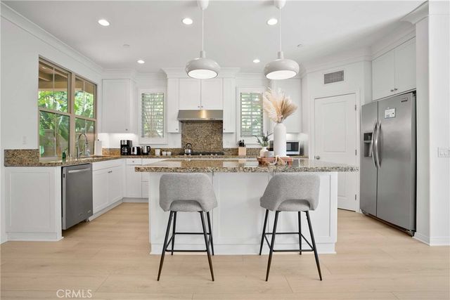 77 Hanging Garden, Irvine, CA 92620