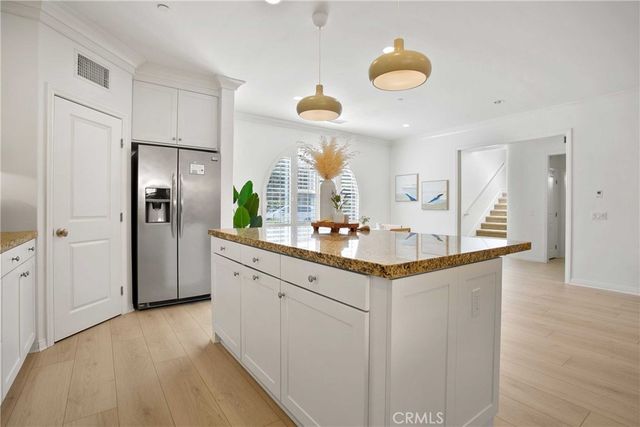 77 Hanging Garden, Irvine, CA 92620