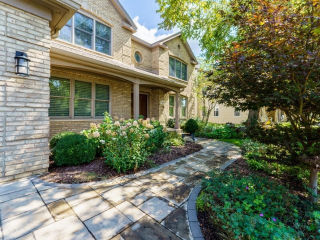 360 Ambria Drive, Mundelein, IL 60060
