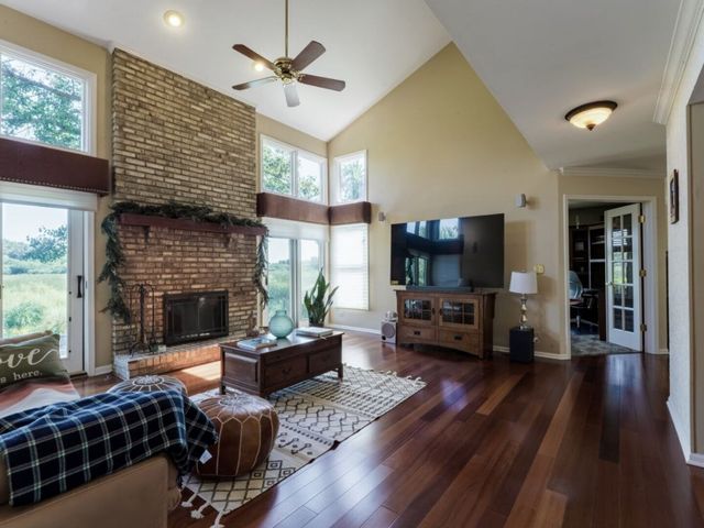 360 Ambria Drive, Mundelein, IL 60060