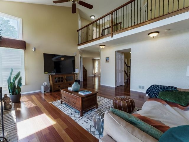 360 Ambria Drive, Mundelein, IL 60060
