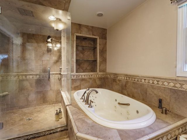360 Ambria Drive, Mundelein, IL 60060