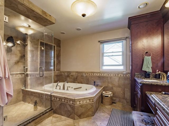 360 Ambria Drive, Mundelein, IL 60060