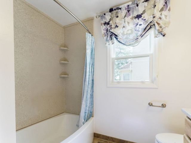 360 Ambria Drive, Mundelein, IL 60060