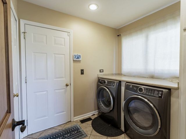 360 Ambria Drive, Mundelein, IL 60060