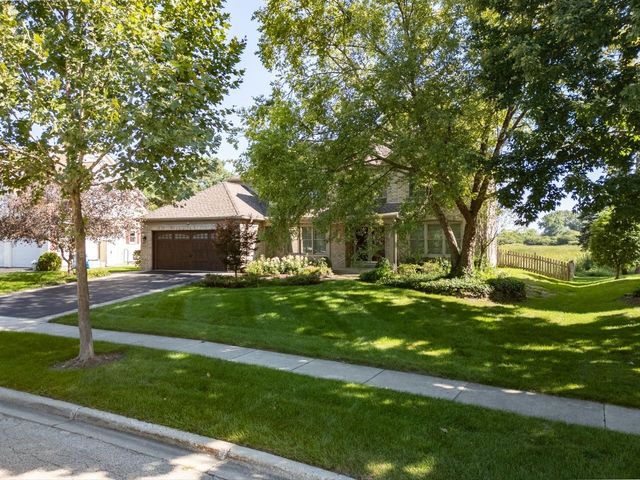 360 Ambria Drive, Mundelein, IL 60060