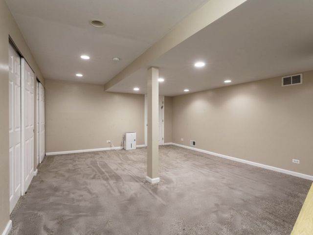 360 Ambria Drive, Mundelein, IL 60060