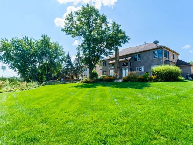 360 Ambria Drive, Mundelein, IL 60060