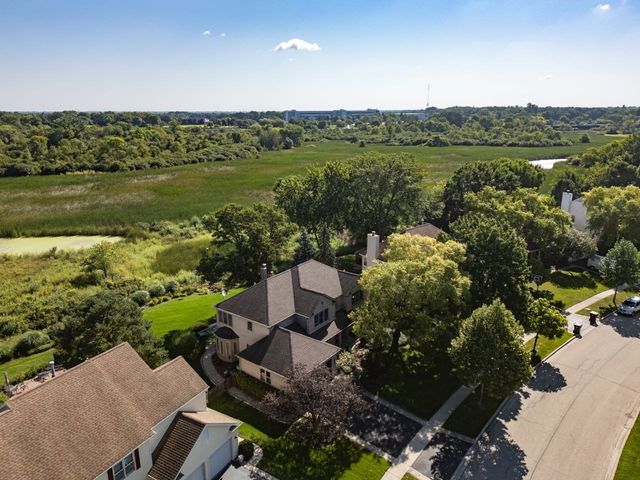 360 Ambria Drive, Mundelein, IL 60060
