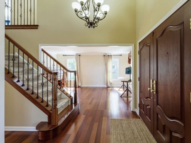 360 Ambria Drive, Mundelein, IL 60060