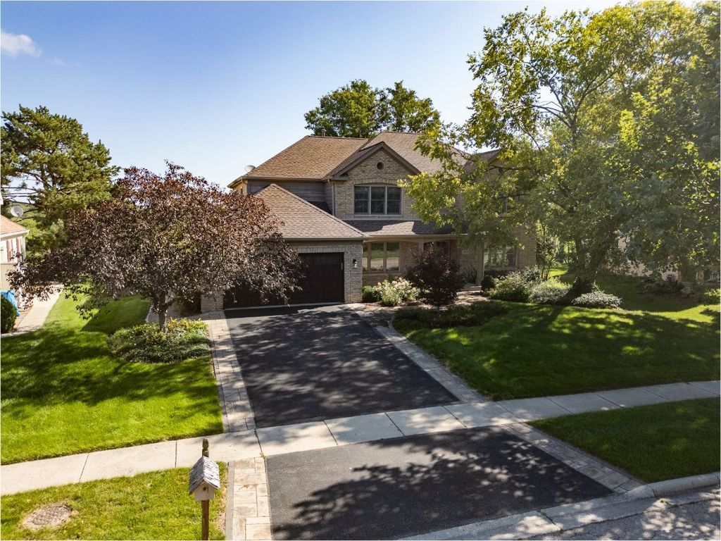 360 Ambria Drive, Mundelein, IL 60060