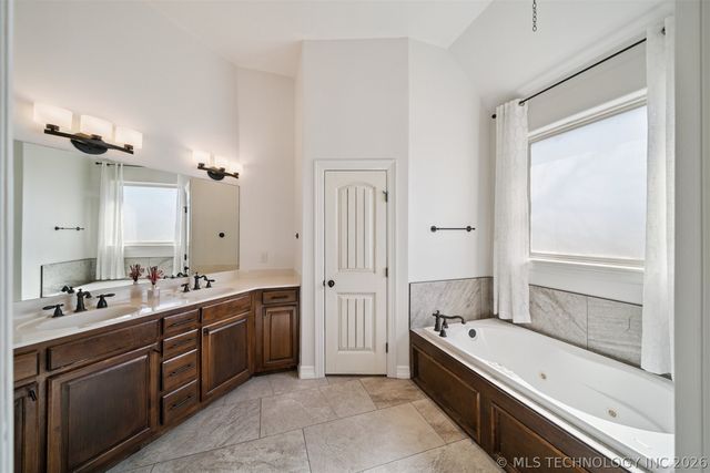 14812 S 53rd East Avenue, Bixby, OK 74008