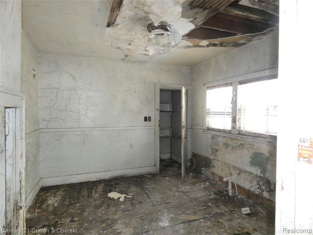 4300 Larchmont Street, Detroit, MI 48204