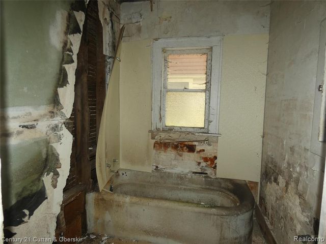 4300 Larchmont Street, Detroit, MI 48204