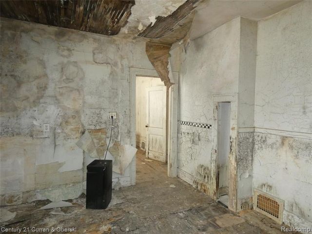 4300 Larchmont Street, Detroit, MI 48204