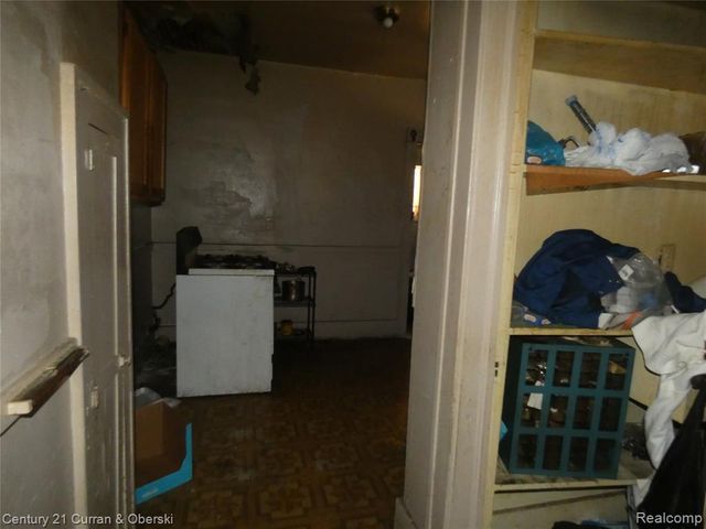 4300 Larchmont Street, Detroit, MI 48204