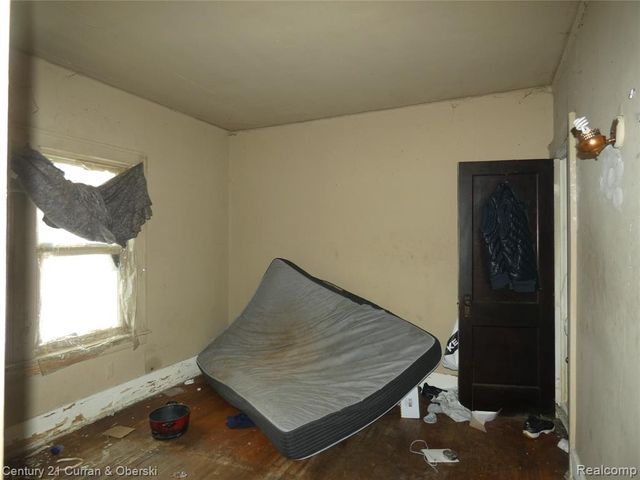 4300 Larchmont Street, Detroit, MI 48204