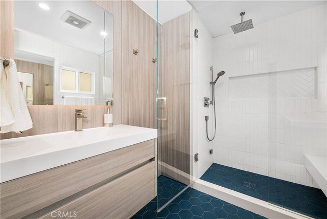 3945 Gondar Avenue, Long Beach, CA 90808