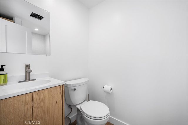 3945 Gondar Avenue, Long Beach, CA 90808