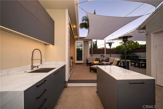 3945 Gondar Avenue, Long Beach, CA 90808