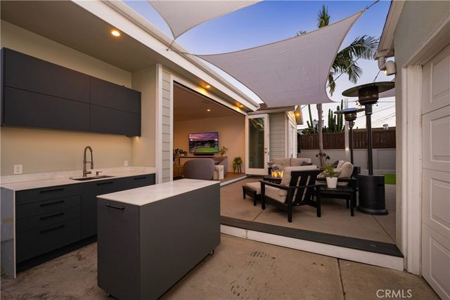3945 Gondar Avenue, Long Beach, CA 90808