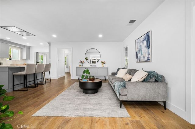 3945 Gondar Avenue, Long Beach, CA 90808