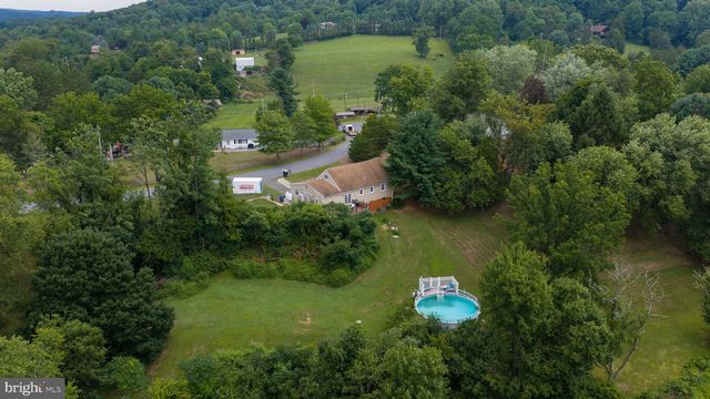 26 GOLF ACRES RD, Mohnton, PA 19540