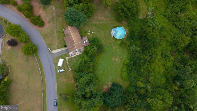 26 GOLF ACRES RD, Mohnton, PA 19540