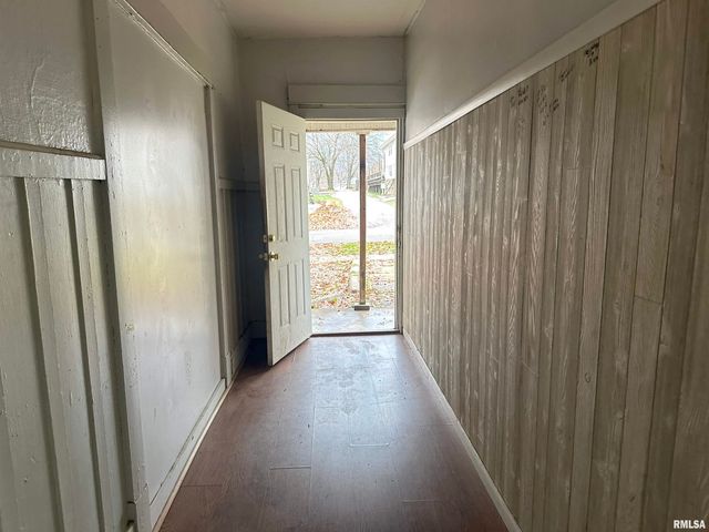 405 W COLLEGE Street, Carbondale, IL 62901