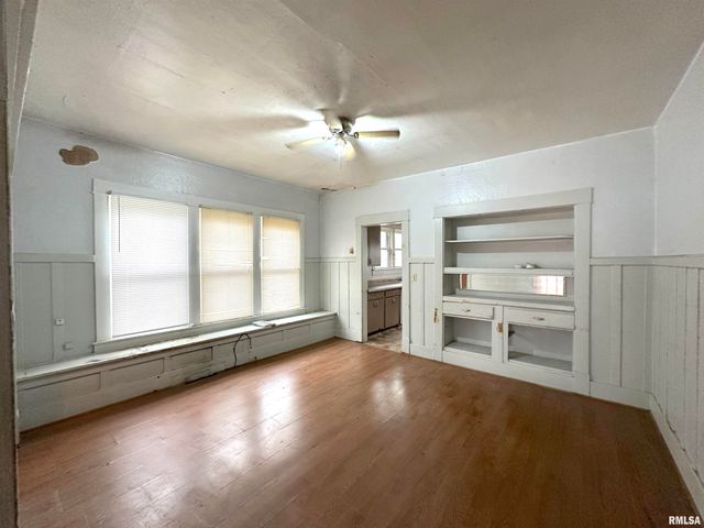 405 W COLLEGE Street, Carbondale, IL 62901