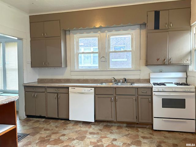 405 W COLLEGE Street, Carbondale, IL 62901