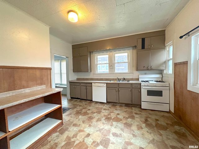 405 W COLLEGE Street, Carbondale, IL 62901