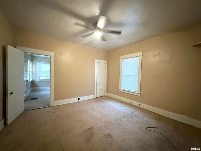 405 W COLLEGE Street, Carbondale, IL 62901